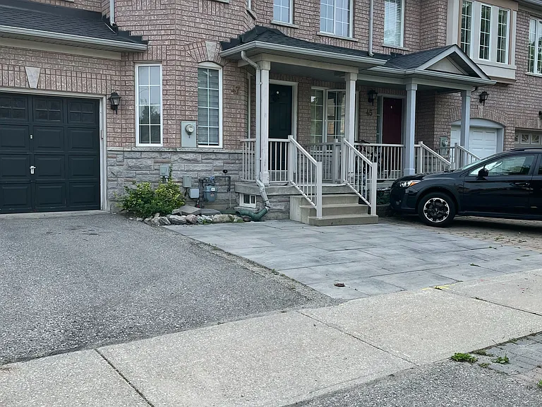 47 Waterton Cres — Photo 2