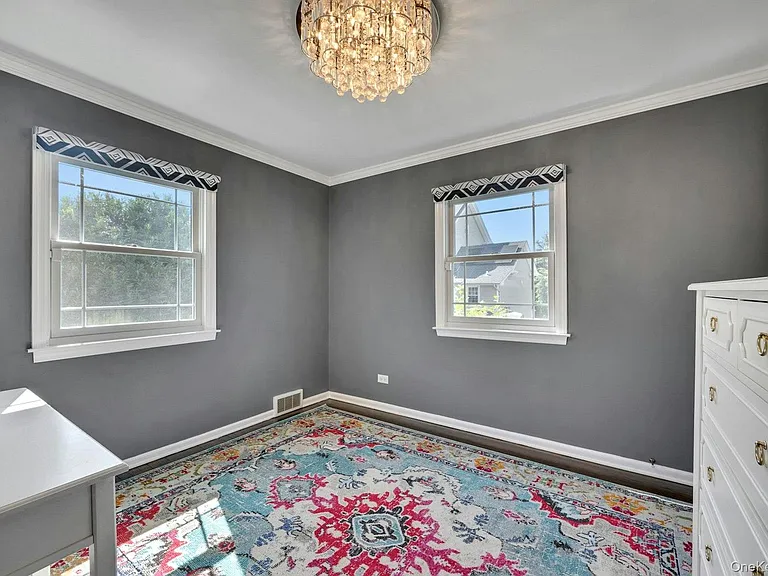 4 Lorraine Dr — Photo 16