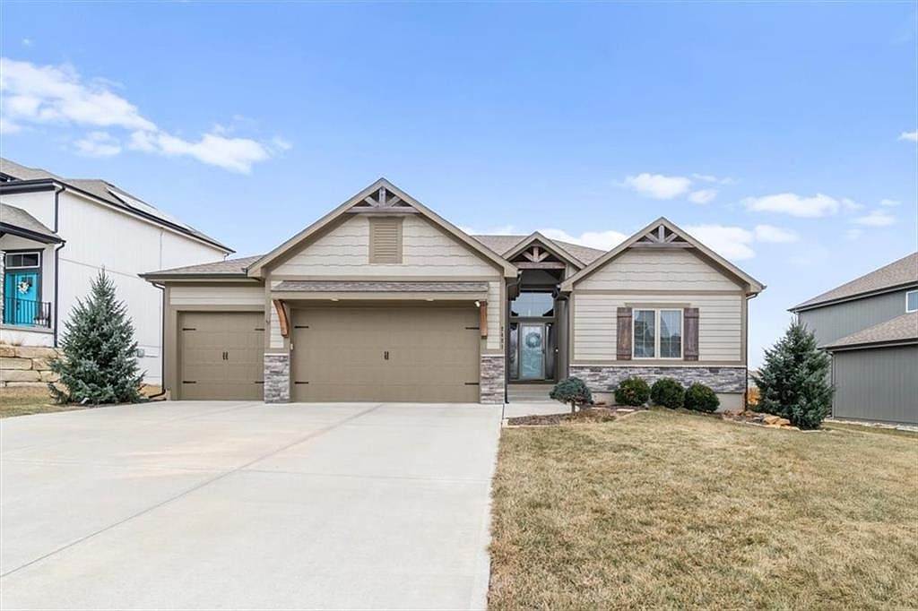 2421 SW River Trail Rd, Lees Summit, MO 64082 | Zillow