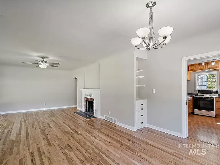 1103 S Johnson St — Photo 23