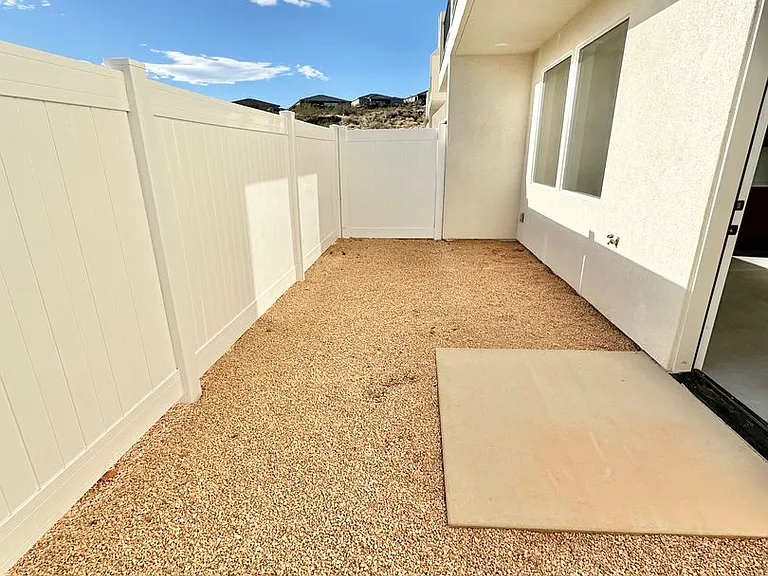 329 S 1930 W — Photo 35
