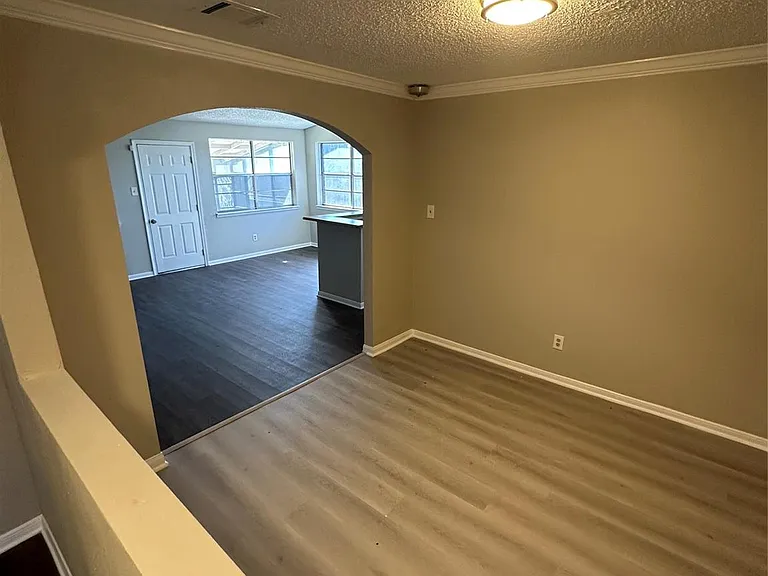 15935 Kenbrook Dr — Photo 11
