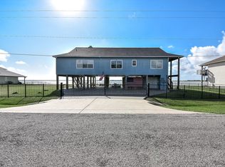 1504 W Bayshore Dr, Palacios, TX 77465