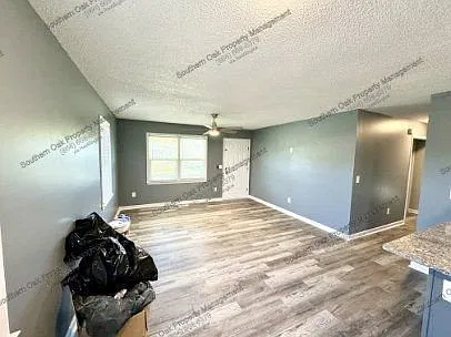 3 bed, 2.0 bath, $1,800 — Photo 4
