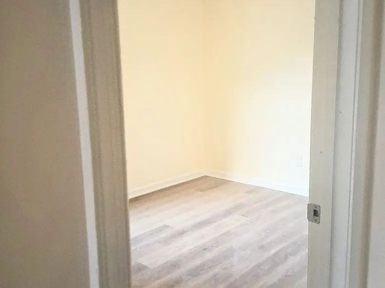 705 Adams St — Photo 5