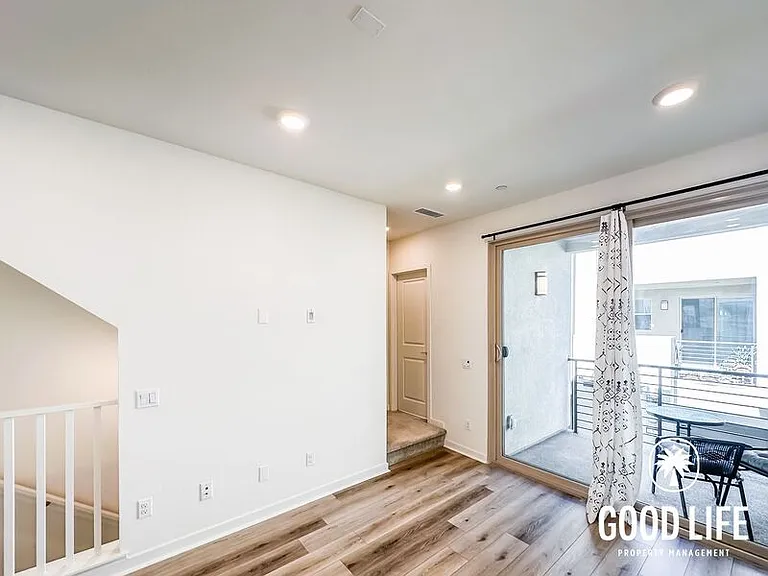 1582 Topeka Ave #4 — Photo 9
