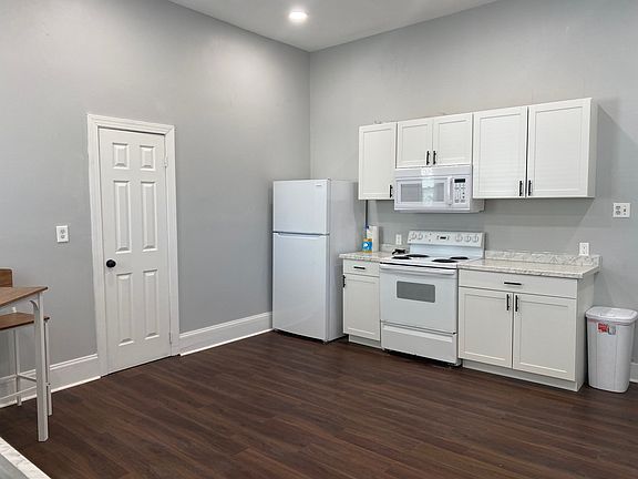 4th image of 3100 Cliff Ave #D