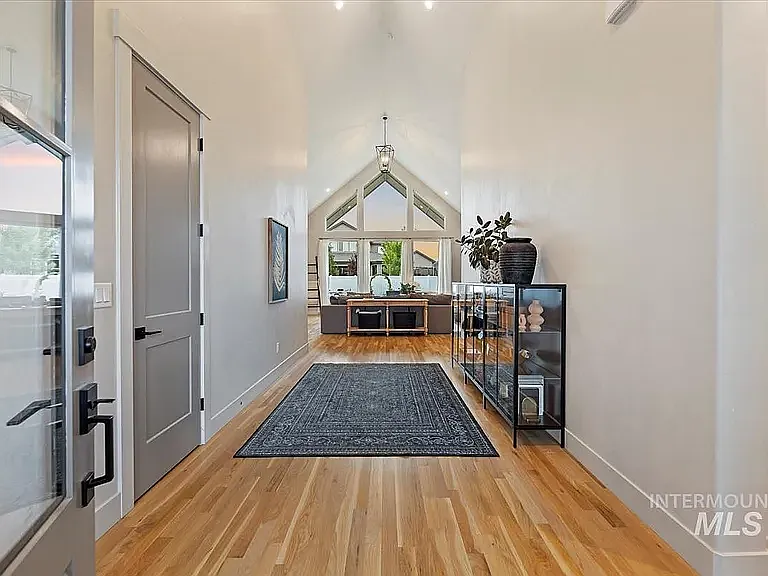 3 bed, 3.5 bath, 2789 sqft, $4,500 — Photo 4
