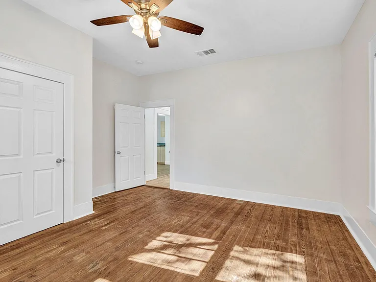 1911 Eva St — Photo 16