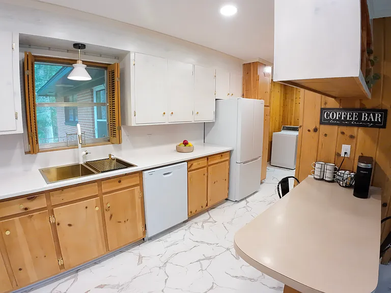 110 Willow Dr — Photo 4