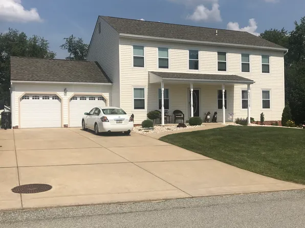 770 Perigrine Dr, North Huntingdon, PA 15642