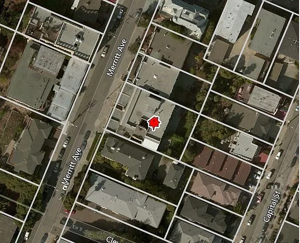474 Merritt Ave photo 1
