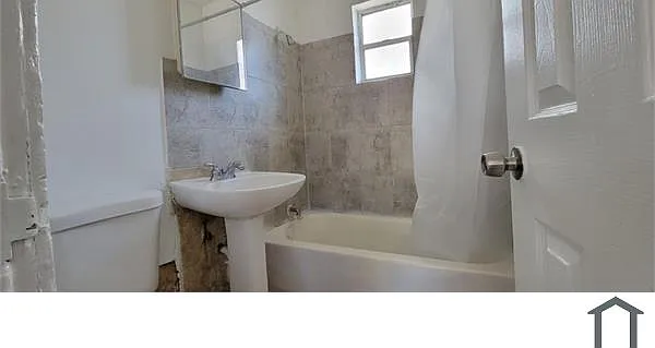 843 NW 13th Ave — Photo 2