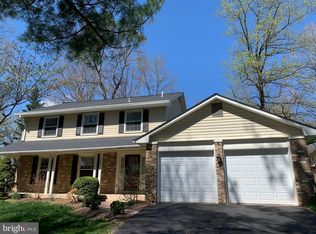 2627 Oakton Glen Dr, Vienna, VA 22181