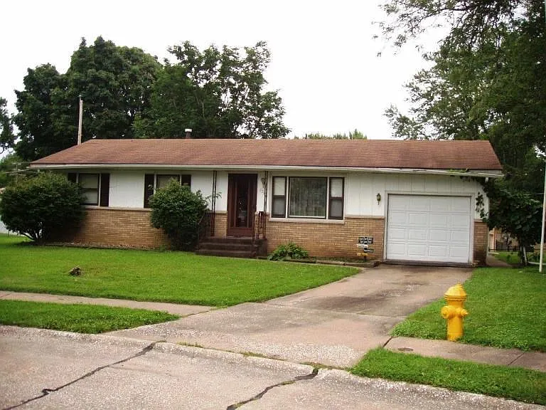 2340 37th St photo 1