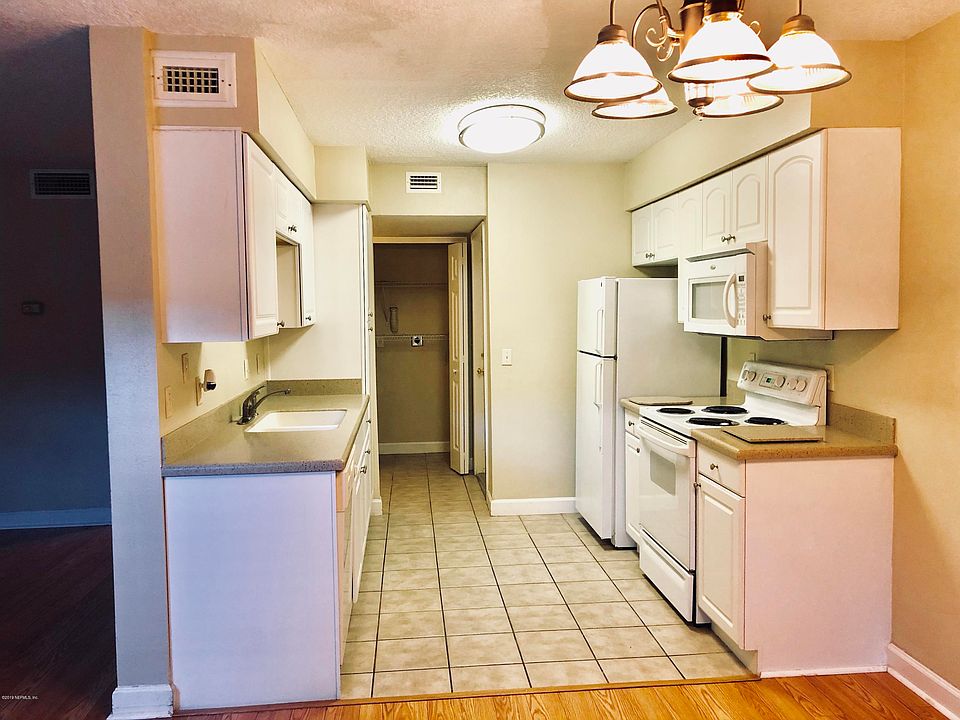 1st image of 1800 Park Ave APT 359