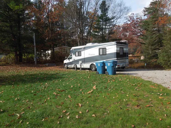 4240 Anderson Dr, Beaverton, MI 48612