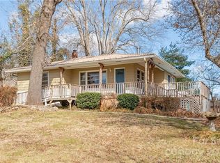 213 Wilmont Dr, Hendersonville, NC 28792