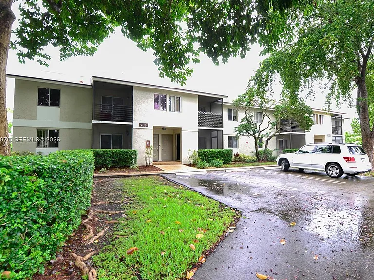 703 Gardens Dr #102 — Photo 2