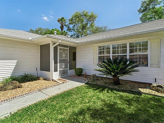 3rd image of 27217 Racquet Cir