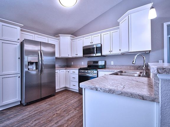3rd image of 505 Pringle Dr