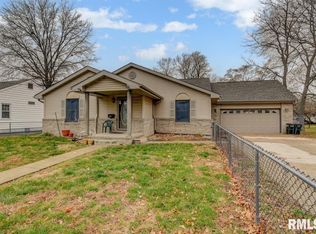 1417 N Stephens Ave, Grandview, IL 62702