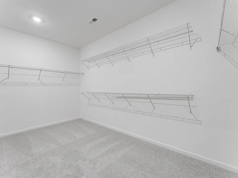 136 Glenn Dr — Photo 11