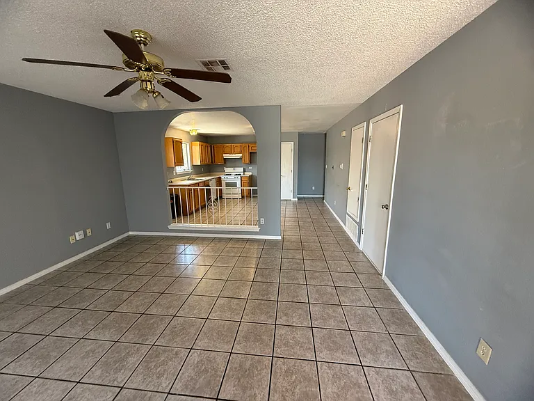 12005 Belfry Park Dr — Photo 4
