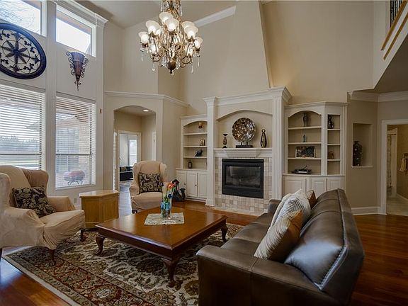 4th image of 8250 Glen Eagles Dr