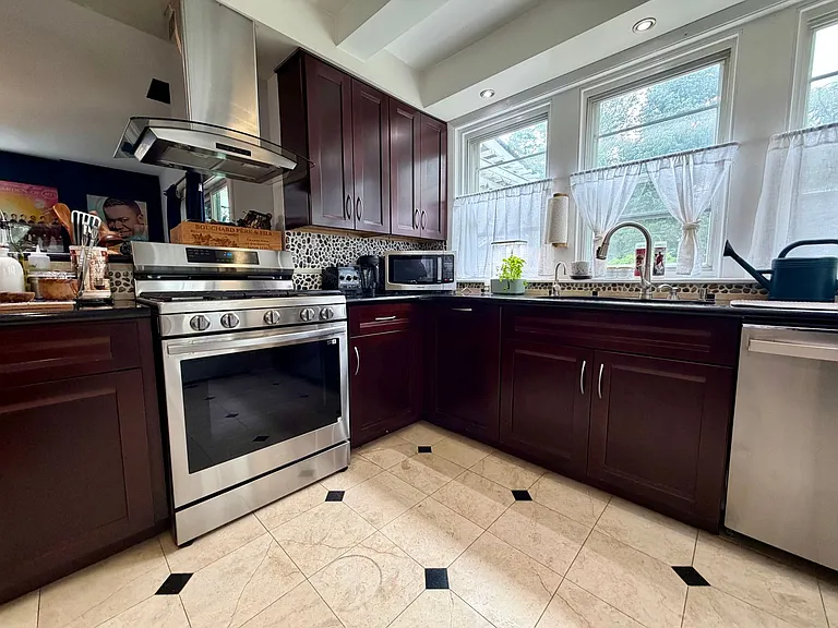 318 Lincoln Ave — Photo 13