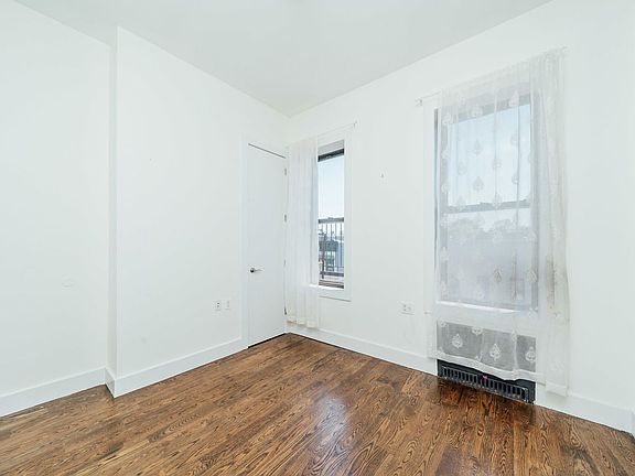 4th image of 287 Troutman St