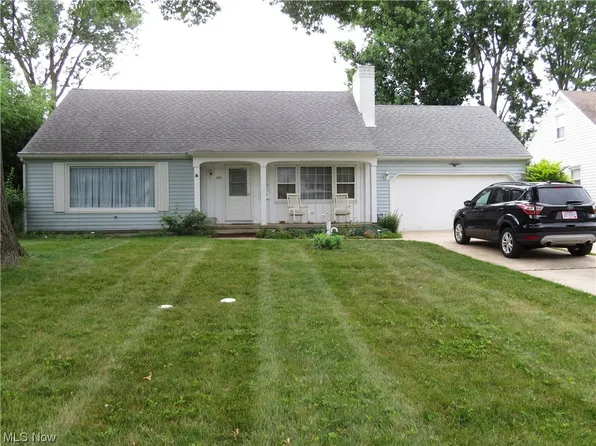 501 N Woodhill Dr, Amherst, OH 44001