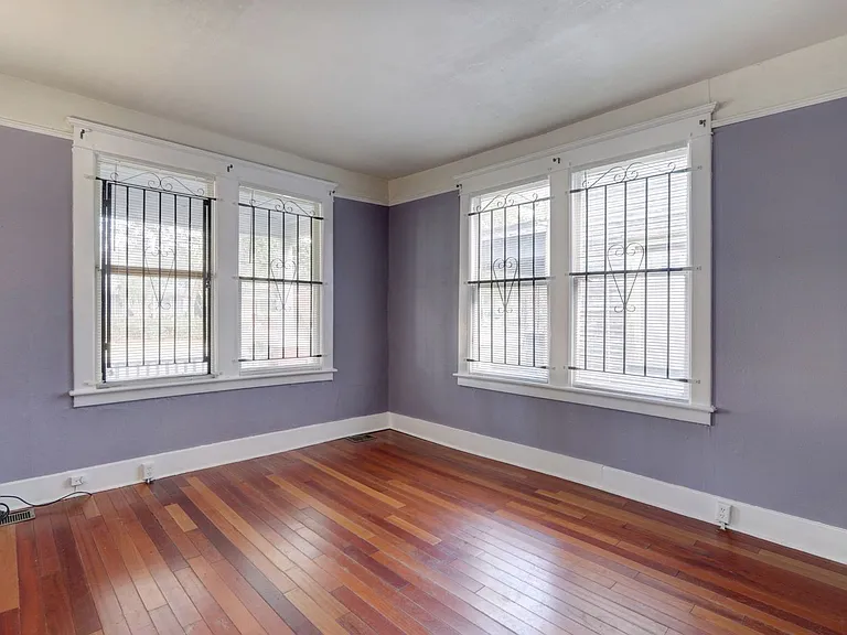 631 West 37th St — Photo 11