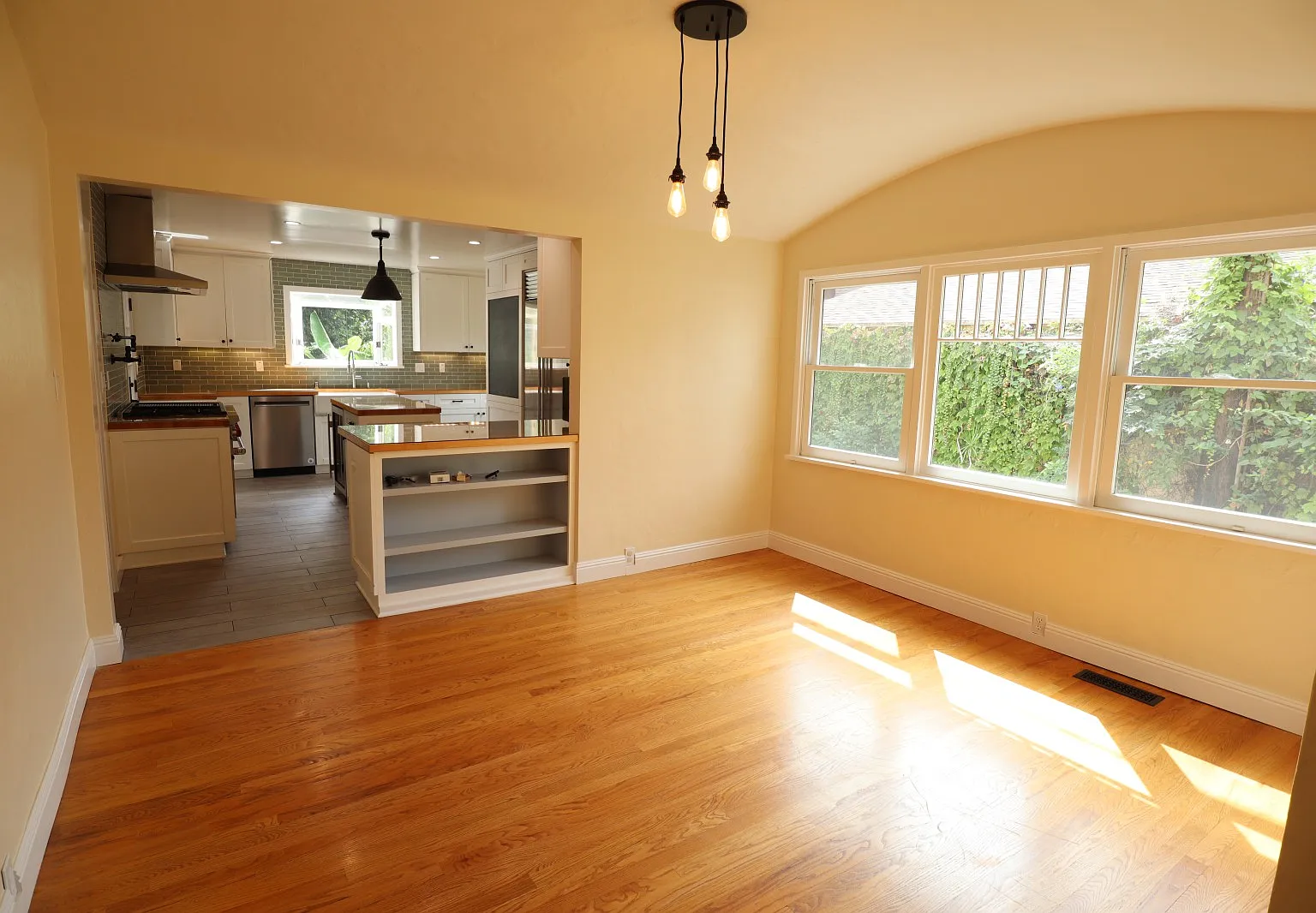 3 bed, 1773 sqft, $5,800 — Photo 3