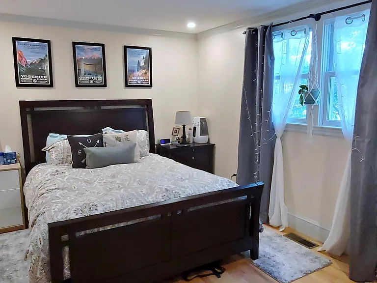 210 Erie St #1 — Photo 8