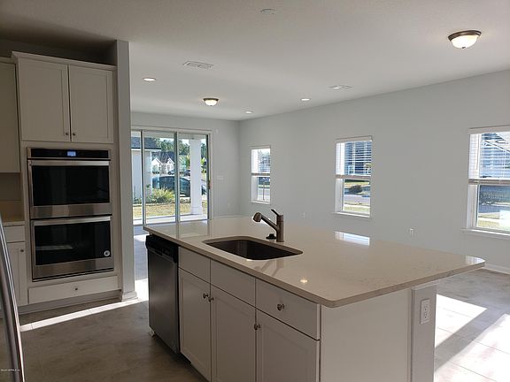 5th image of 180 Watervale Dr