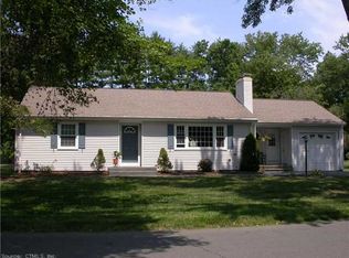 2 Valley View Dr, Bloomfield, CT 06002