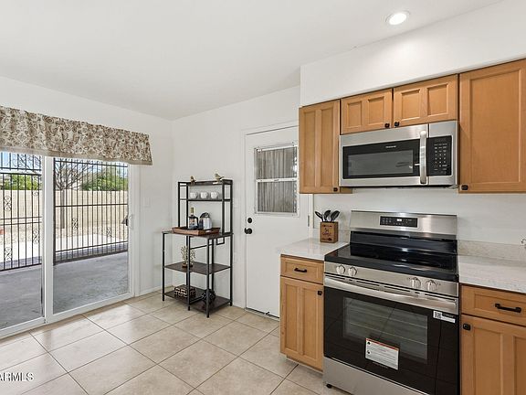 5th image of 2201 E GRETTA Place