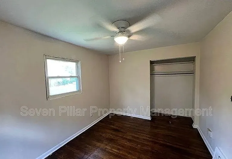 323 S Napoleon Ave — Photo 7