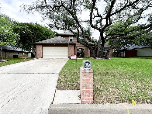 1809 McGinnis Ct Photo 1