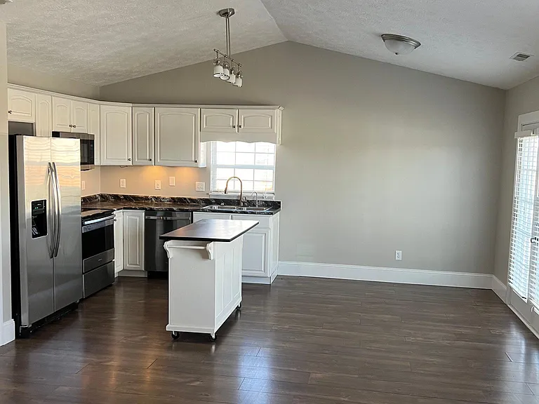 2047 Ferdinand Ct — Photo 7