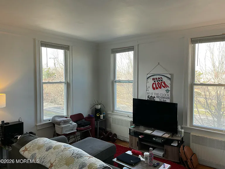 400 Asbury Ave #4 — Photo 3