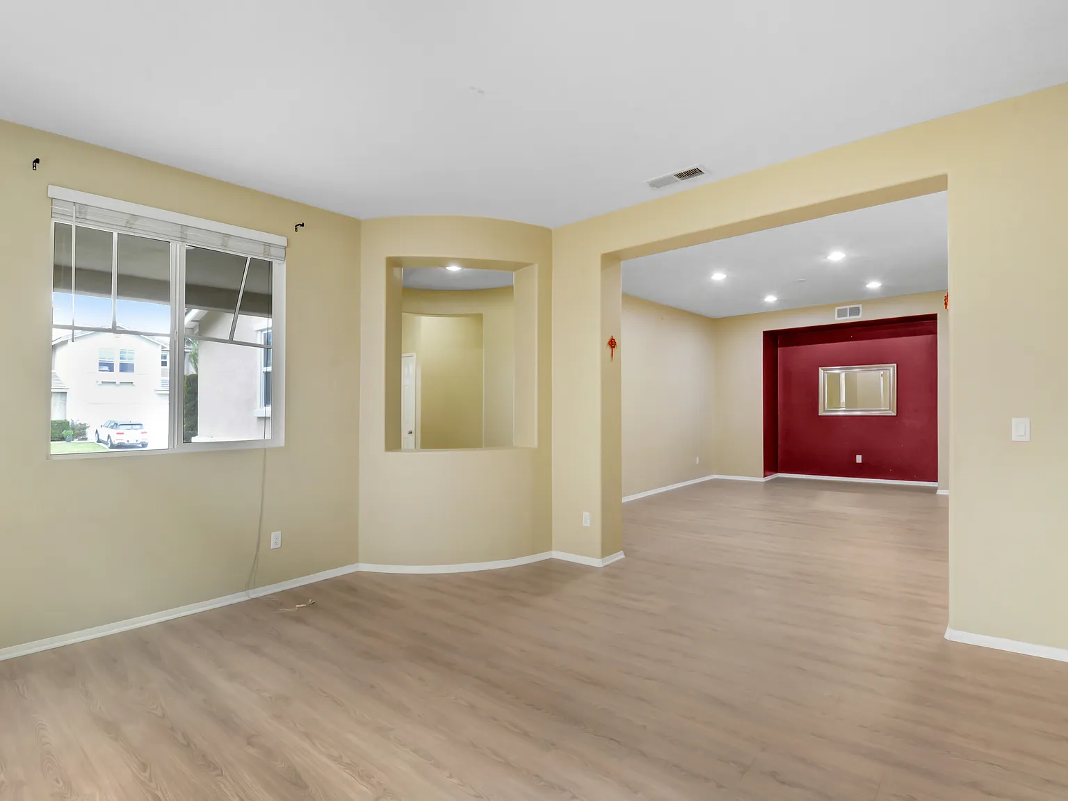 5 bed, 3543 sqft, $4,400 — Photo 4