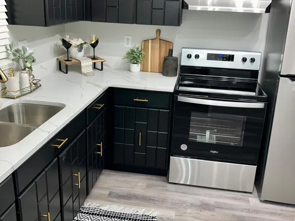 766 W 73rd Ave APT 1, Merrillville, IN 46410