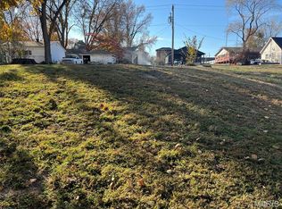 730 Jefferson St, Carlyle, IL