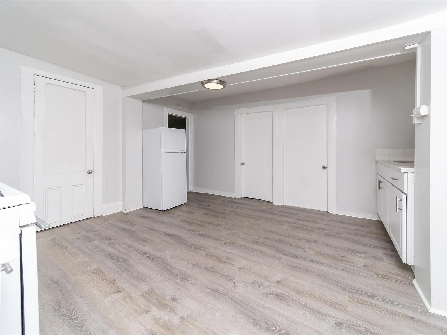 169 Hutton St - Unit 2 Front — Photo 3