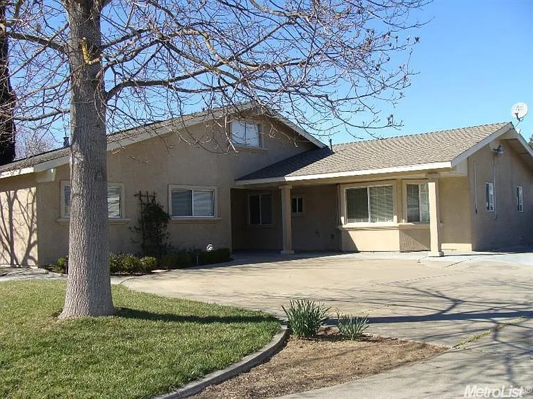712 Kate Ln photo 1