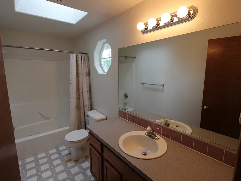 370 Bellevue Ave #370 — Photo 9