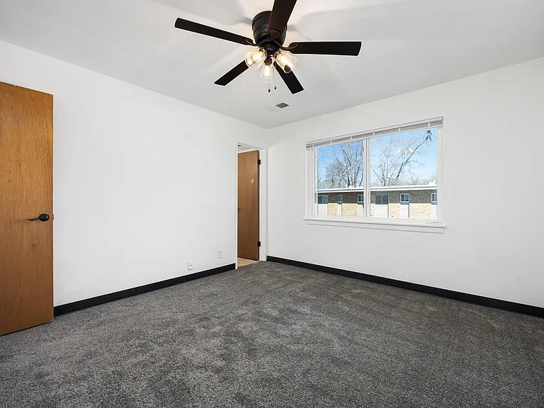 Forest Hills Apartments — Photo 42