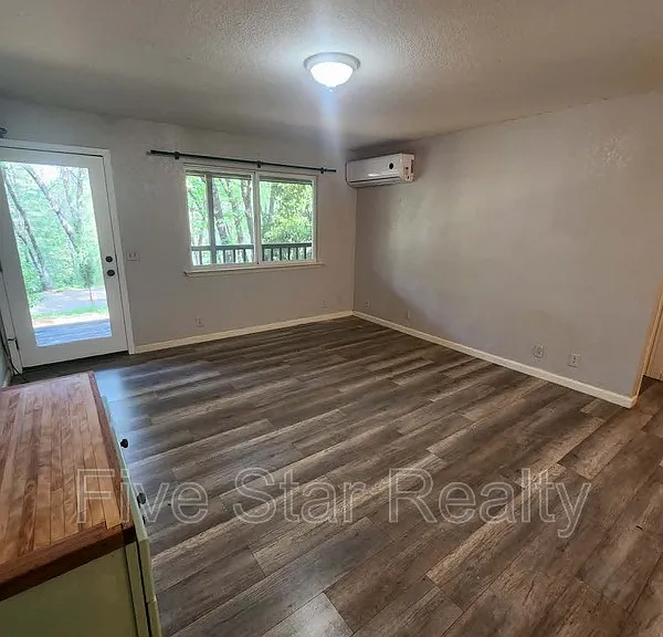 12896 Rices Crossing Rd #A — Photo 11